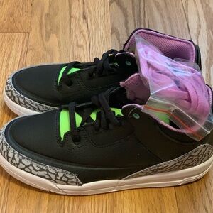 Jordan Retro 3 Girls’ Sneakers Size 2
